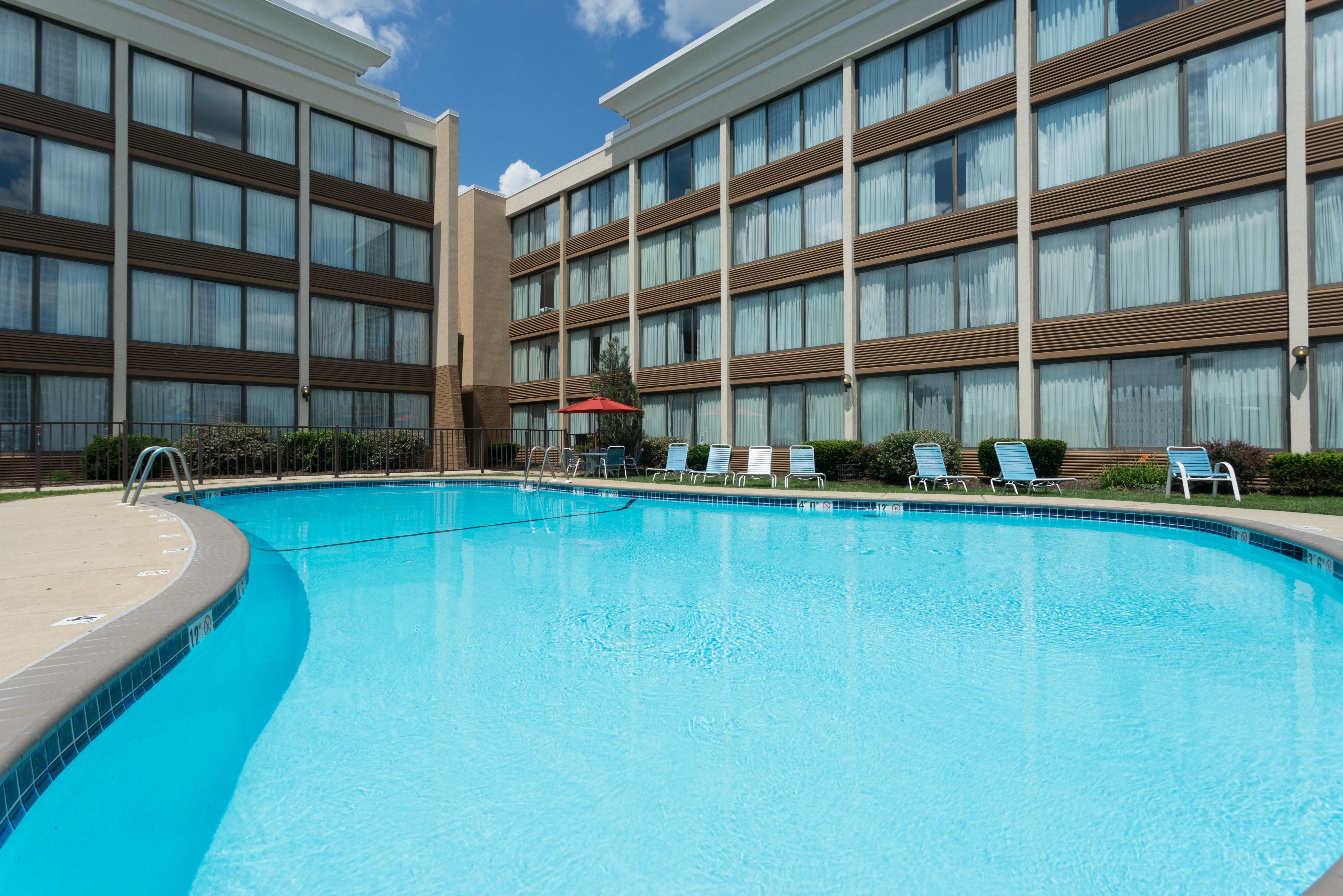Hotel Harrisburg I-81 Hershey Area By Ihg 3*