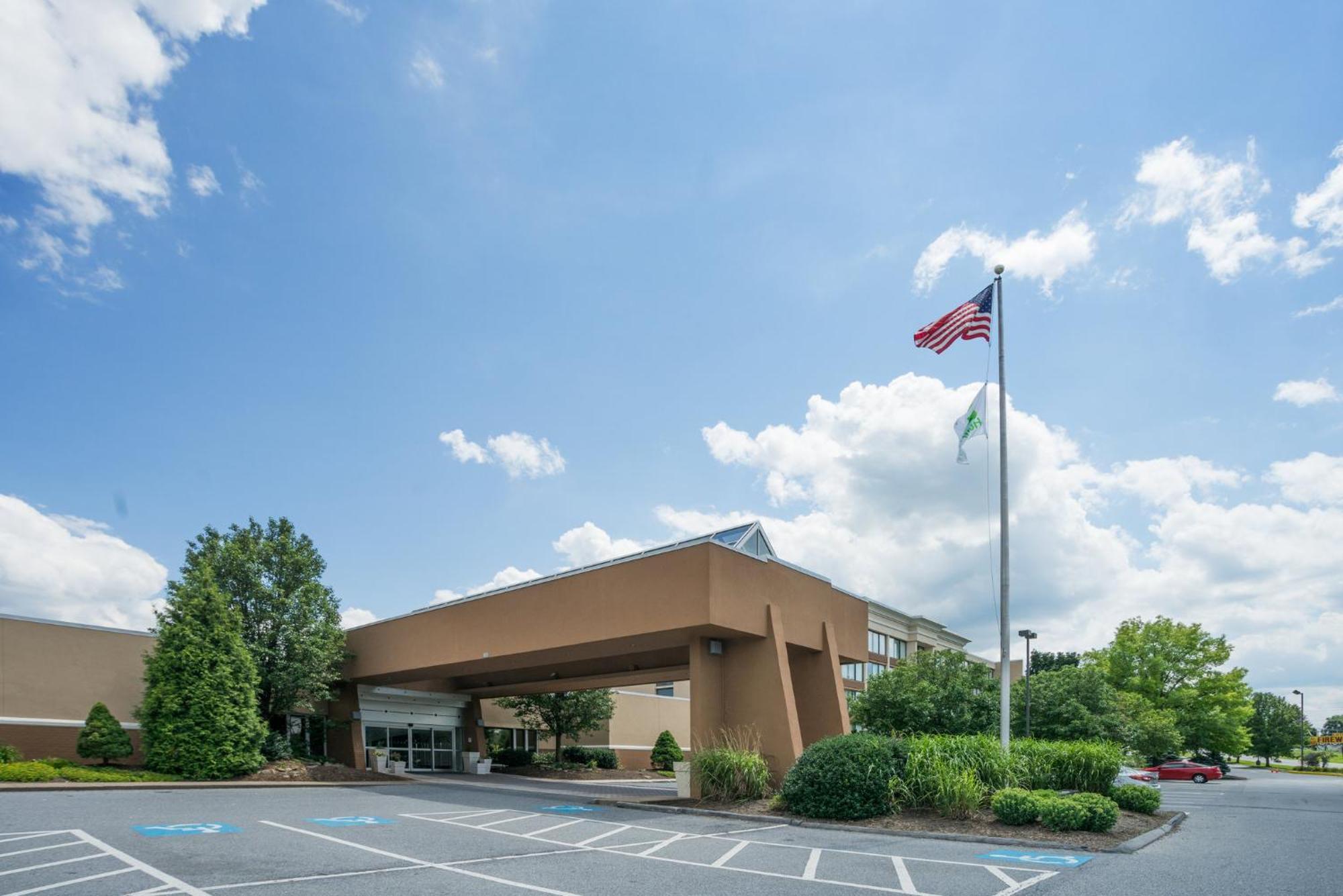 Harrisburg I-81 Hershey Area By Ihg Hotel Grantville