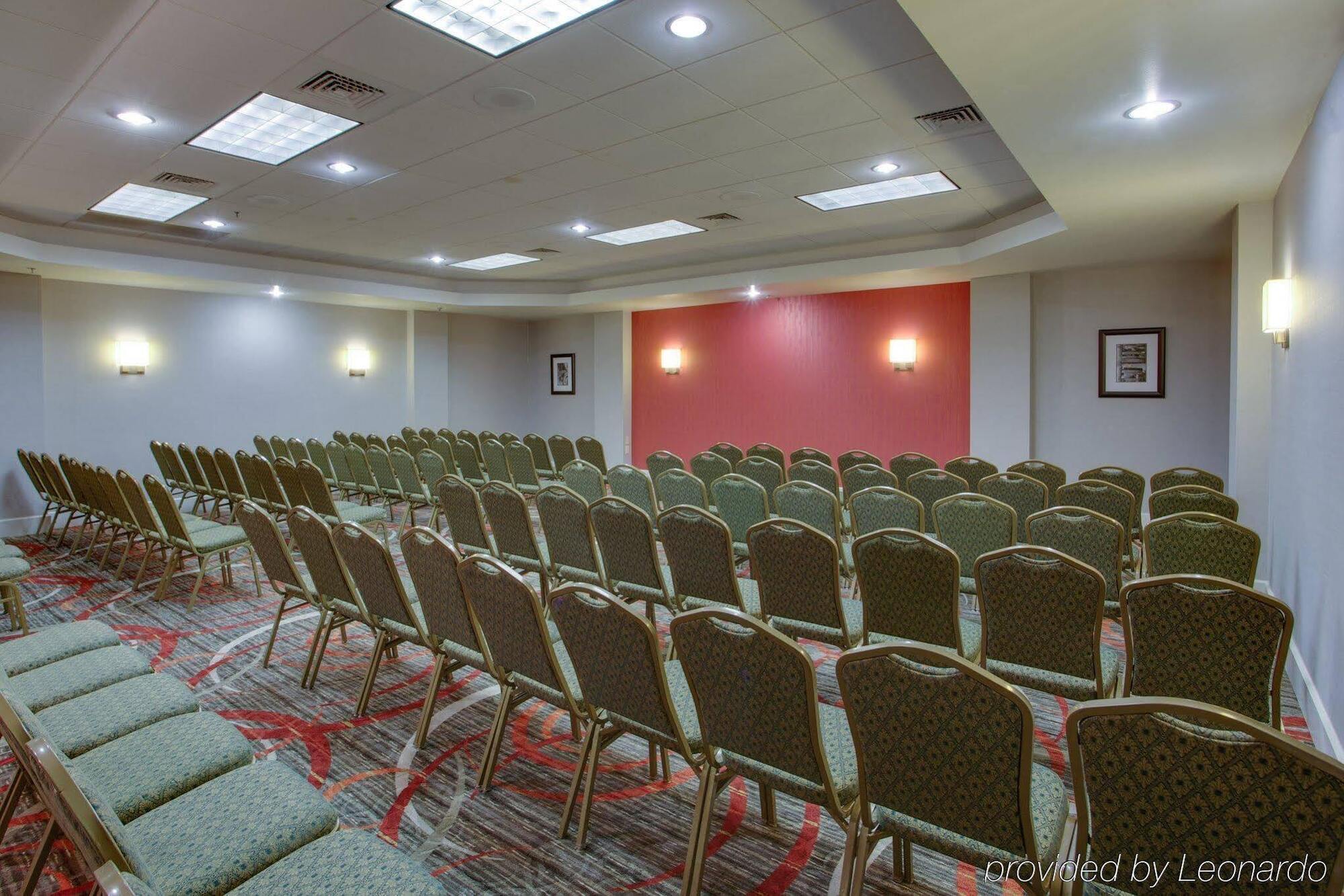 Hotel Harrisburg I-81 Hershey Area By Ihg 3*